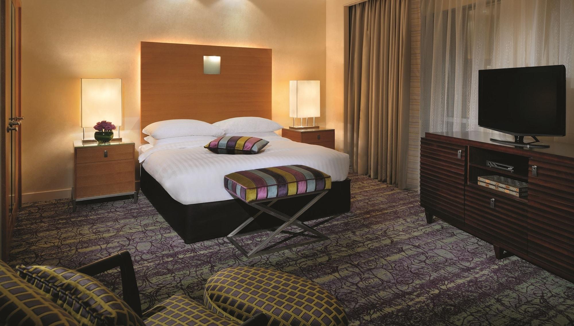 דוחה Qabila Westbay Hotel By Marriott מראה חיצוני תמונה A bedroom at the MGM Grand