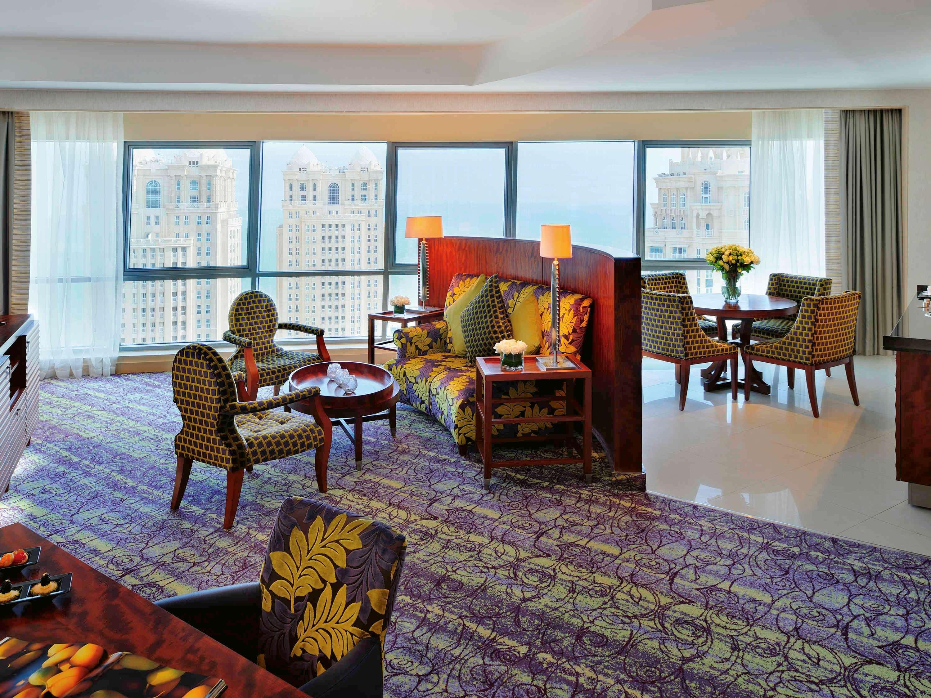 דוחה Qabila Westbay Hotel By Marriott מראה חיצוני תמונה A suite at the hotel