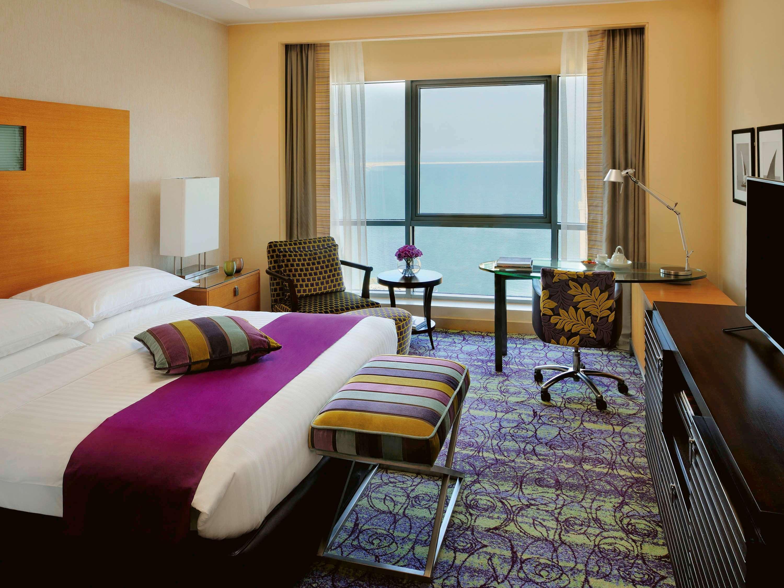 דוחה Qabila Westbay Hotel By Marriott מראה חיצוני תמונה A room at the hotel