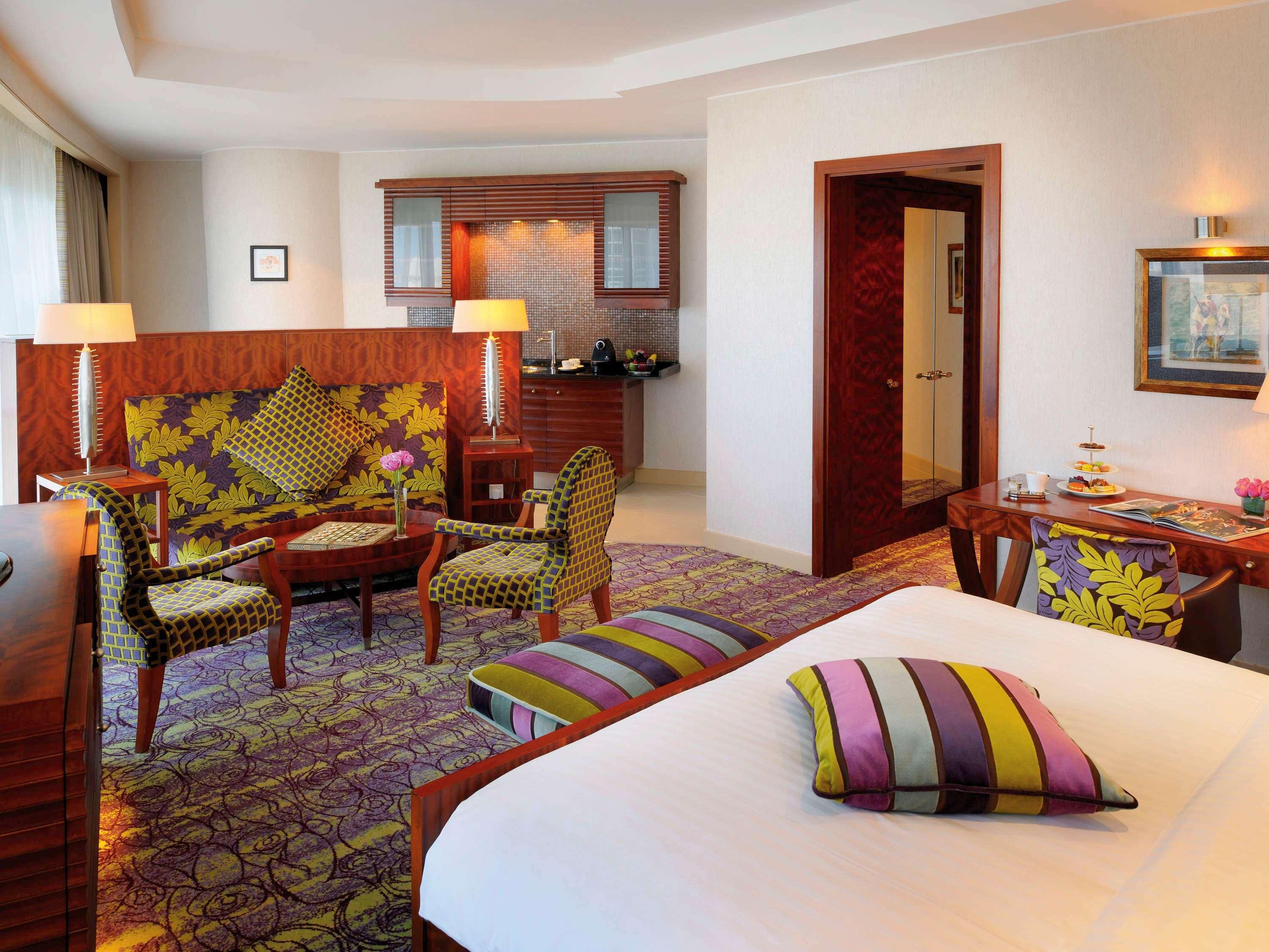 דוחה Qabila Westbay Hotel By Marriott מראה חיצוני תמונה Suite
