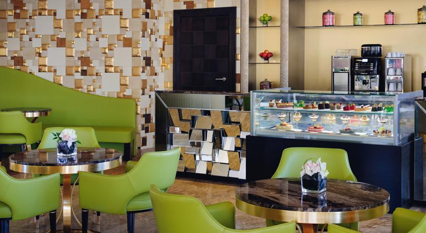 דוחה Qabila Westbay Hotel By Marriott מראה חיצוני תמונה The Lounge at the airport