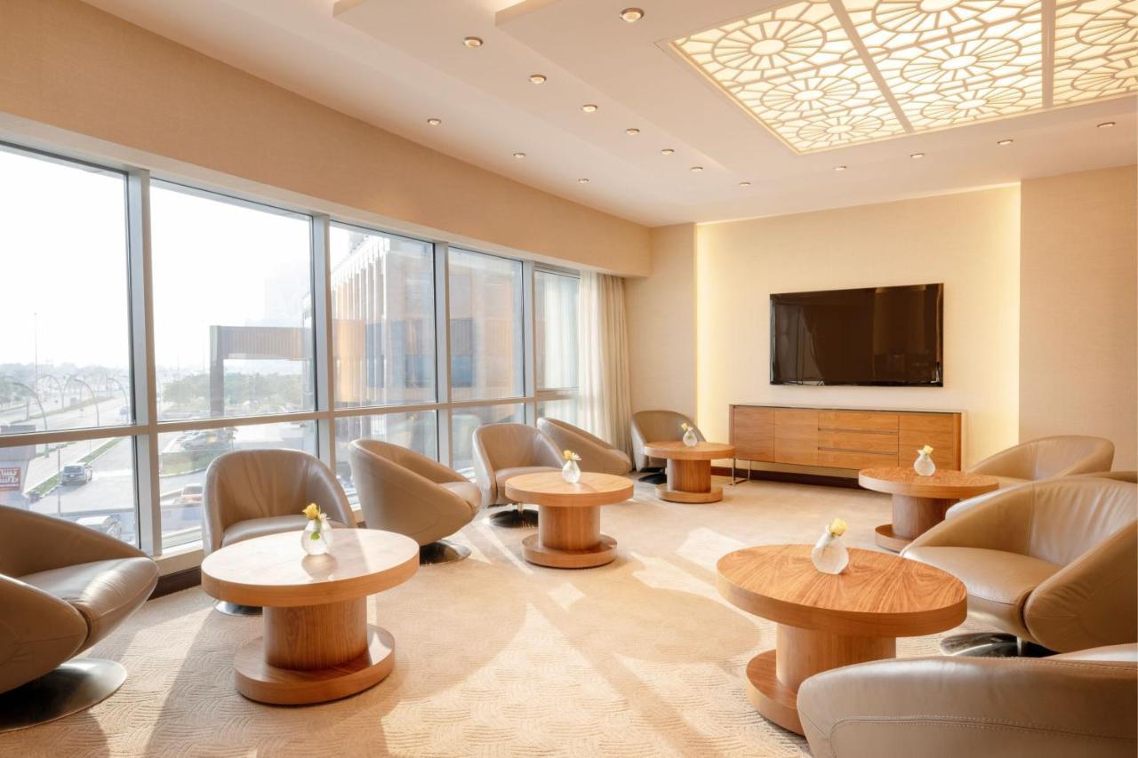 דוחה Qabila Westbay Hotel By Marriott מראה חיצוני תמונה The lounge at the airport