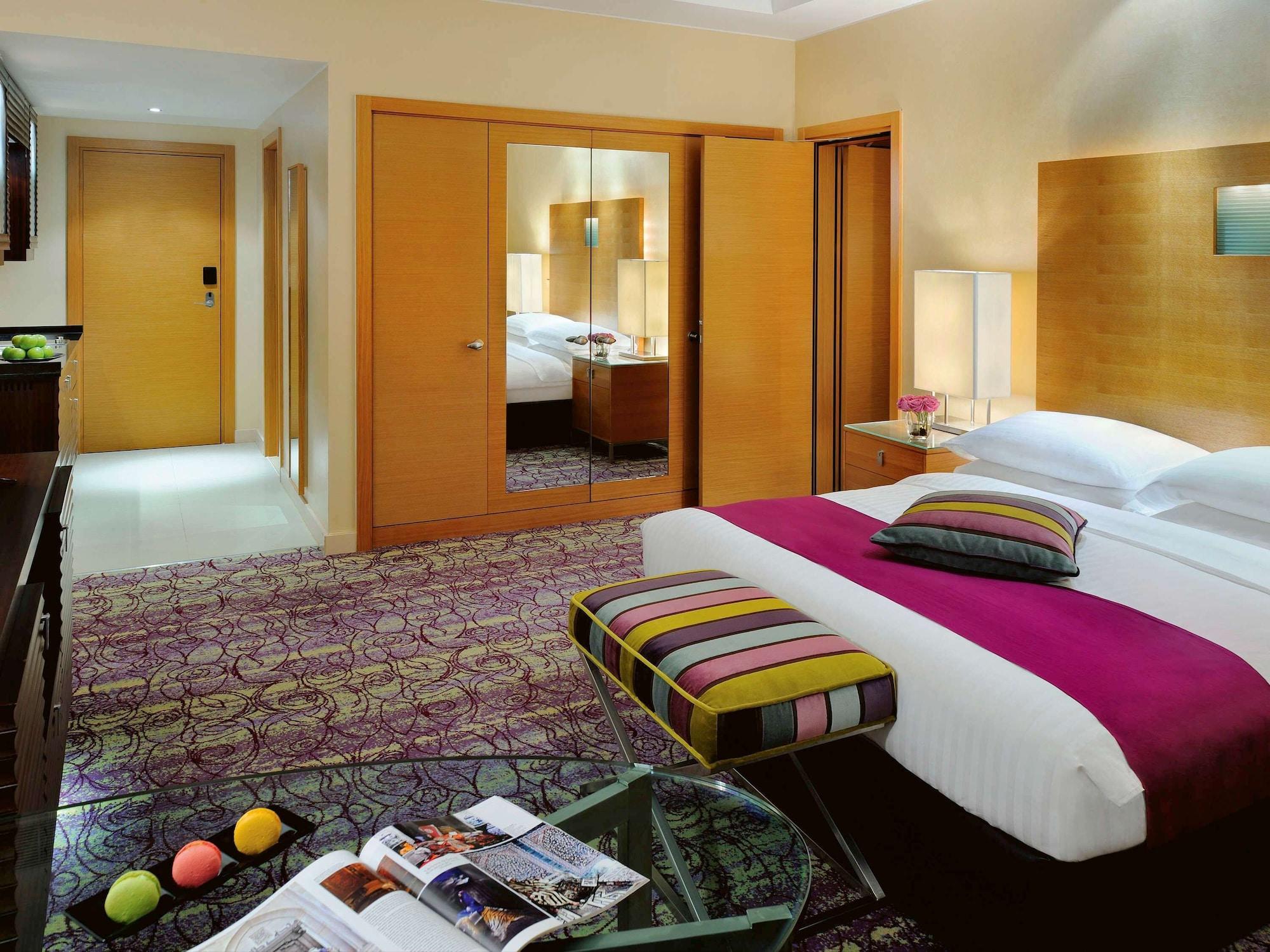 דוחה Qabila Westbay Hotel By Marriott מראה חיצוני תמונה Suite