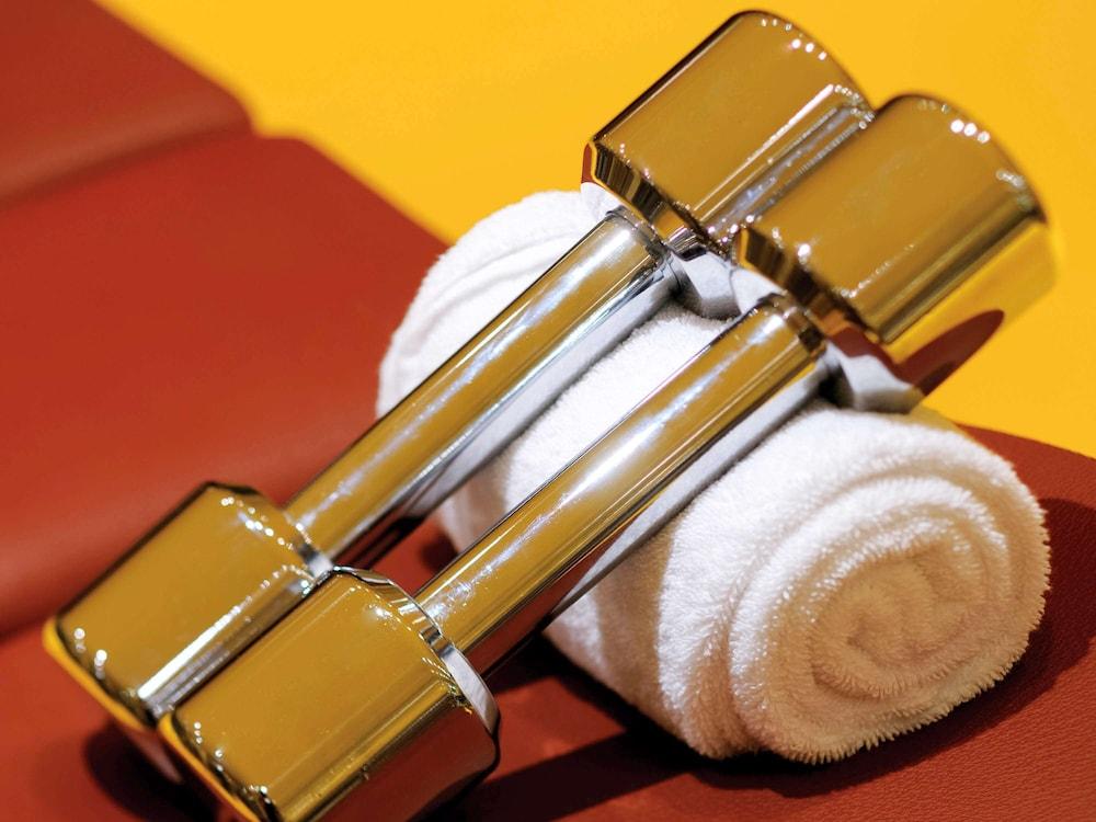 דוחה Qabila Westbay Hotel By Marriott מראה חיצוני תמונה A pair of hexagonal dumbbells