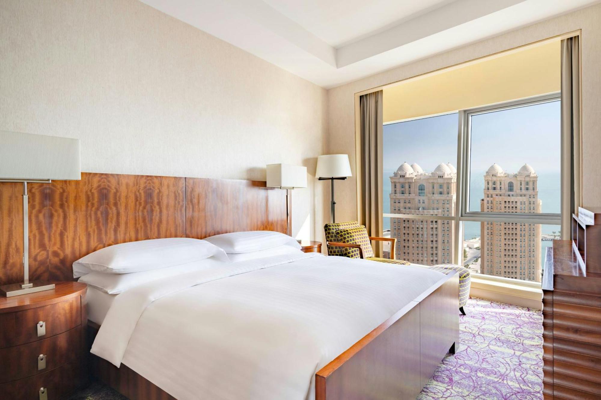 דוחה Qabila Westbay Hotel By Marriott מראה חיצוני תמונה A bedroom at the Jumeirah Atlantis